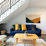 Central 1B Apt Next To Airport Virg 12