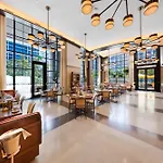 Sky High Stay Sleek Studio In The Heart Of The City