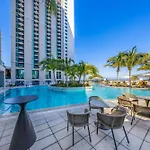 City Luxe Retreat Modern 2-Br With Water Views