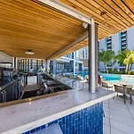 City Luxe Retreat Modern 2-Br With Water Views