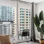 Luxurious 3Br Condo With Pool In Brickell
