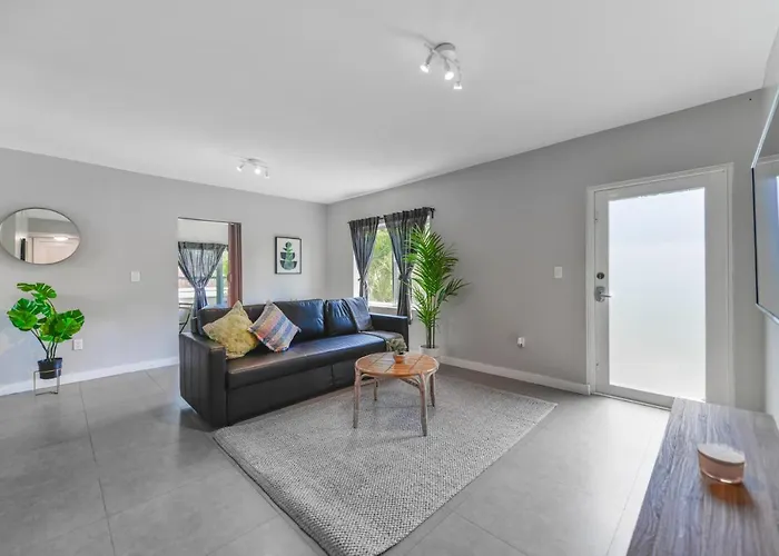 Duplex Upper East Side 15 Minutes From The Beach
