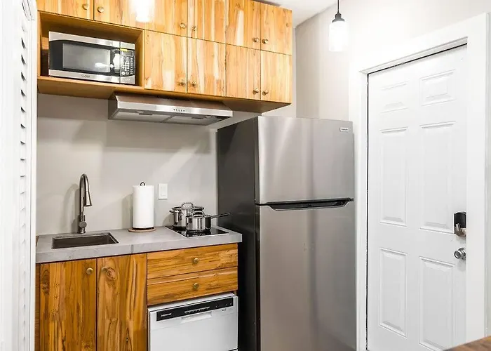 Elegant Miami Apartment East Little Havana / Free Parking