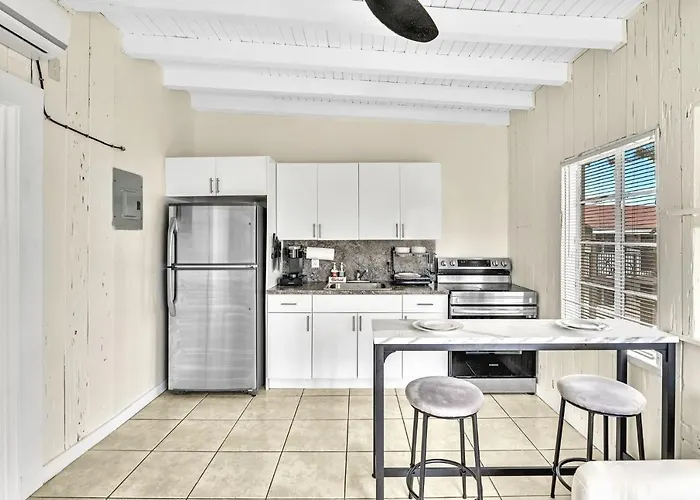 New Year And Holiday Charming Miami Riverfront Stay!