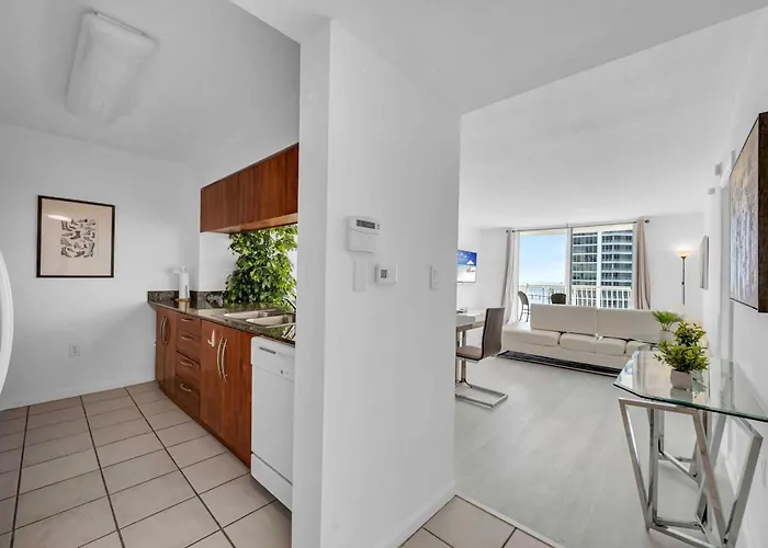 Deluxe 1 Bedroom Apartment • Brickell • Ocean View
