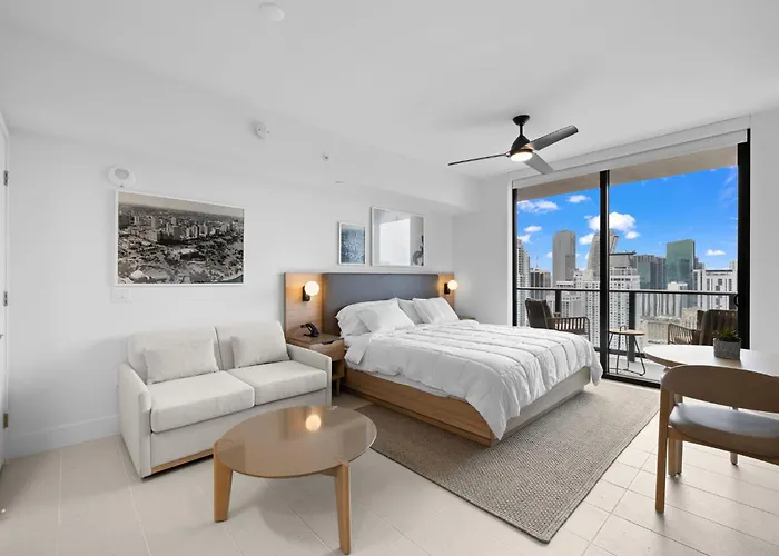 Ultimate Elegance Studio With Panoramic City Views