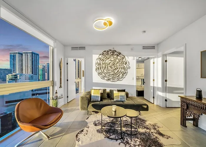 Stylish Tropical Chic 2-Bedroom In Downtown Miami