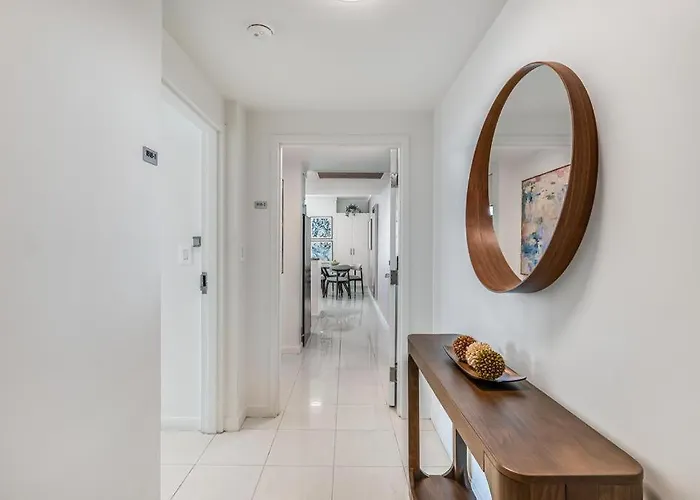 2 Bedroom Bay View Beauty In Coconut Grove- Parking For 2 Cars Included!
