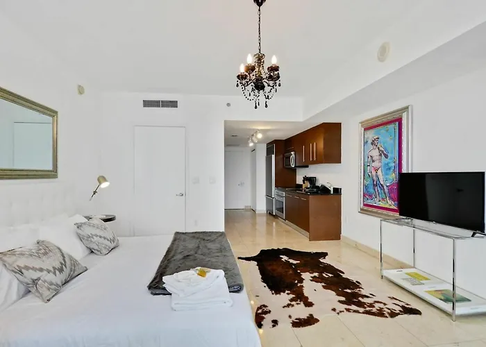 Posh Studio In Brickell By Sonder