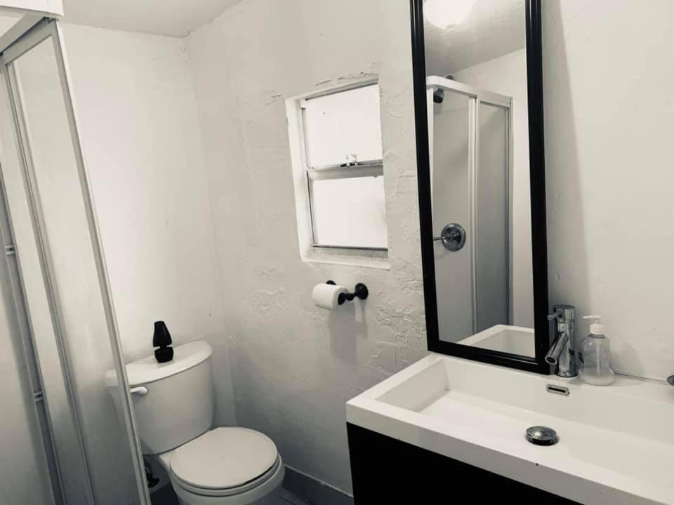 Deons Airbnb Homestay Miami