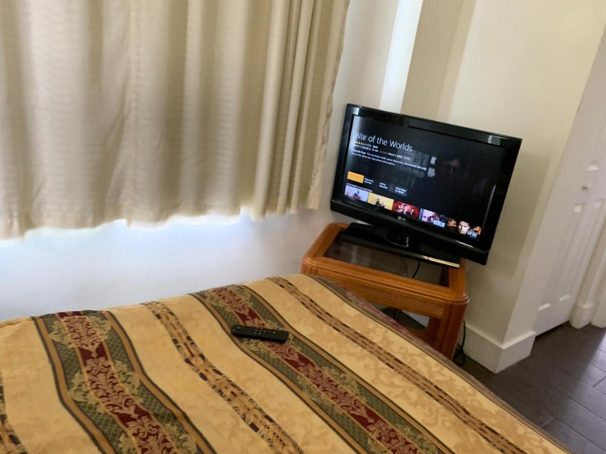 Homestay Deons Airbnb *