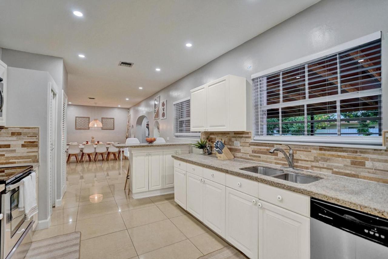 Villa Luxury Rattan Getaway Miami