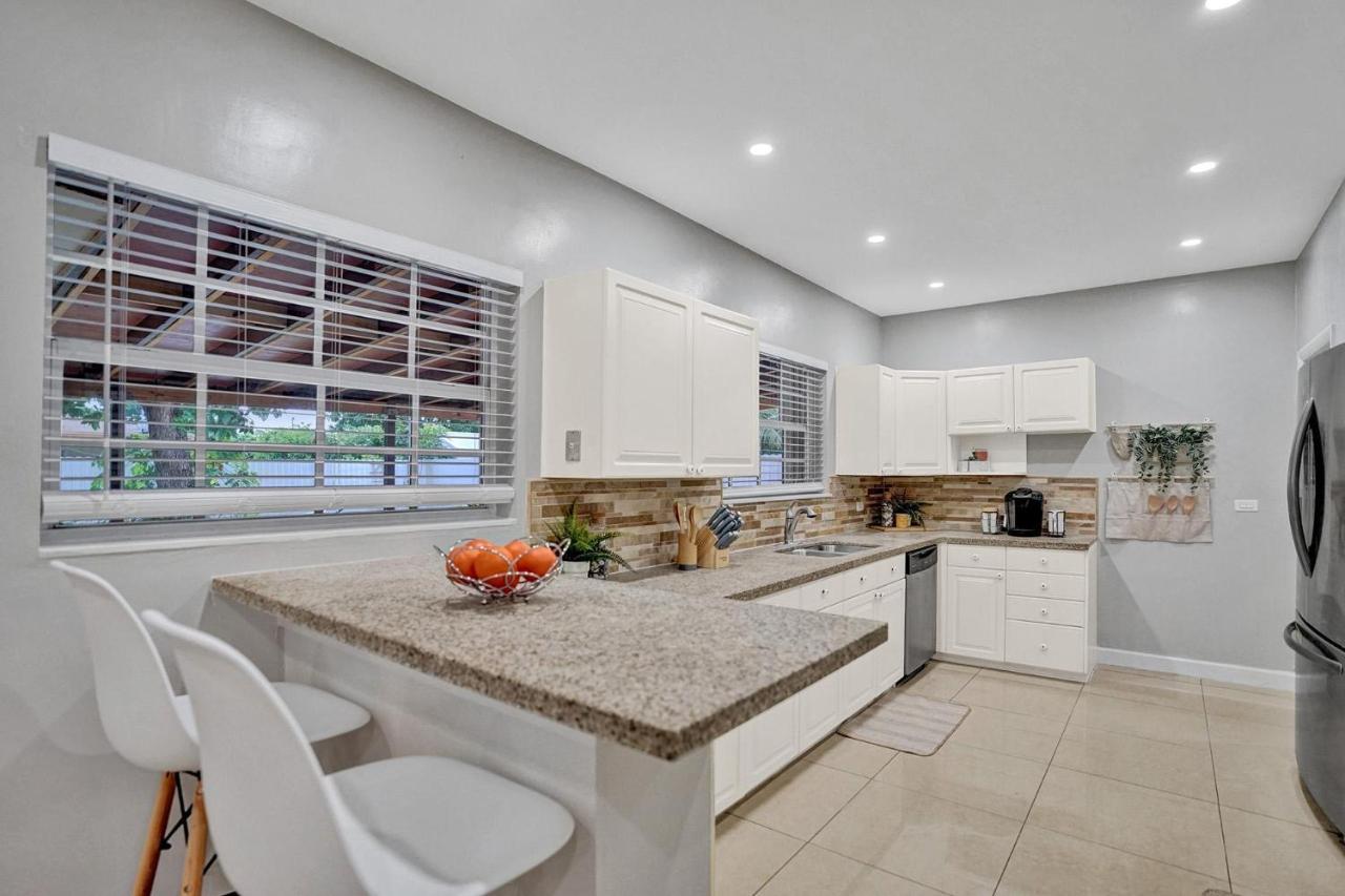 Luxury Rattan Getaway Villa Miami