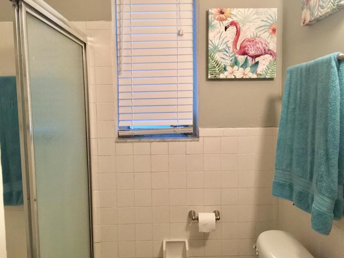 1br Apt W/free Parking And Wifi *