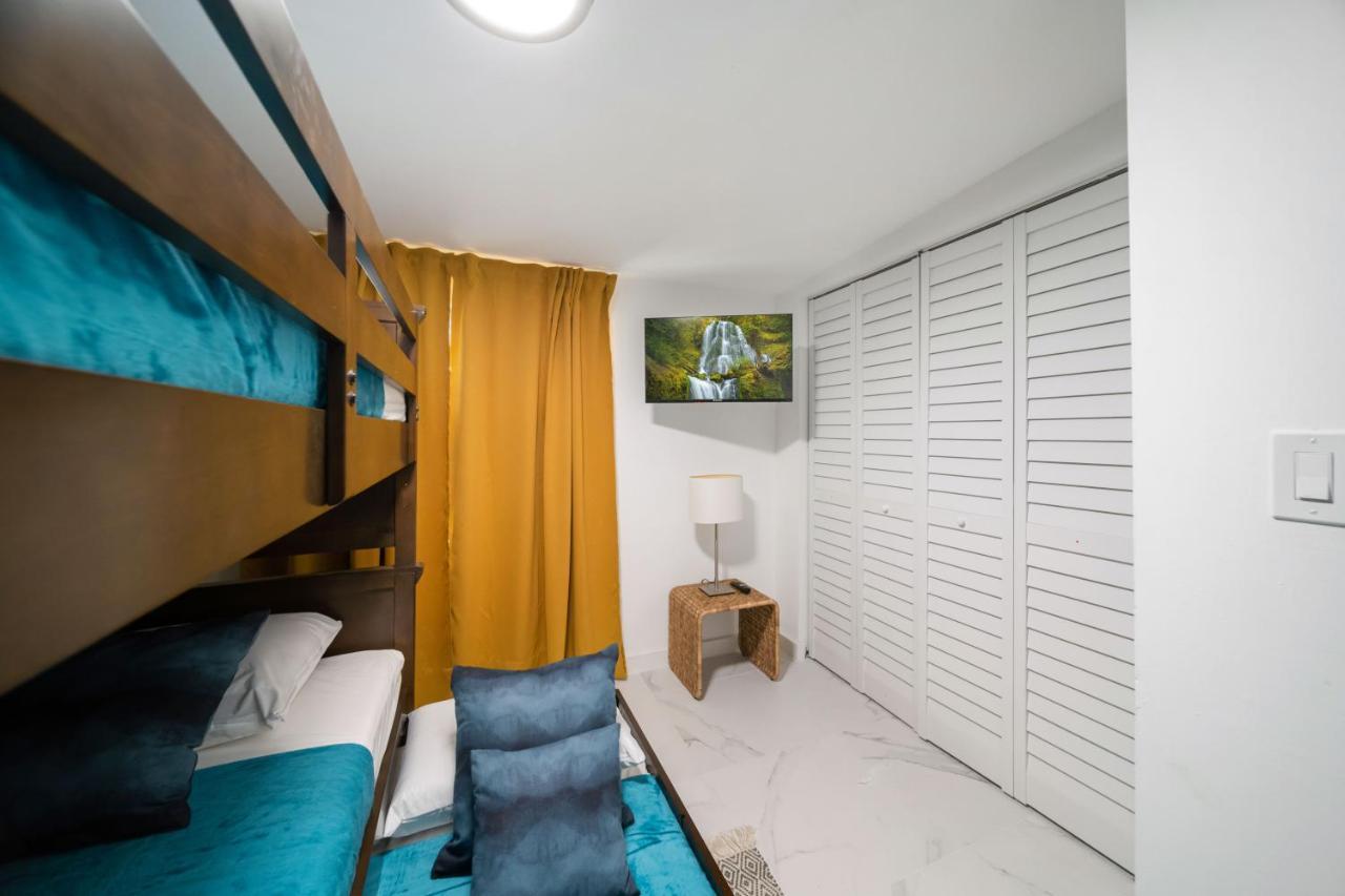 Tropical Marlins House Holiday home *