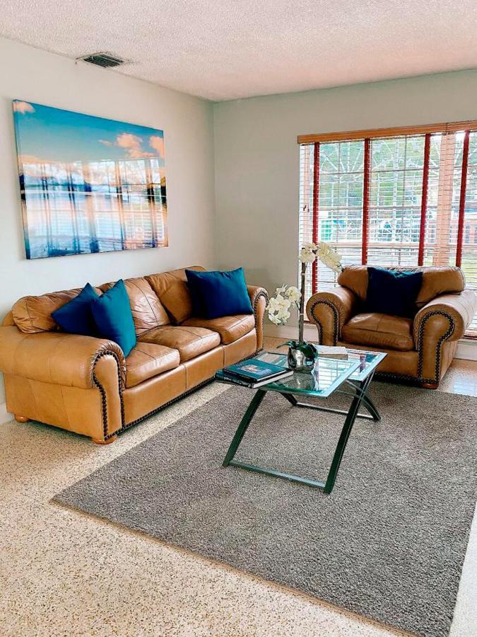 Beautiful 13 Minutes Away From Mia Holiday home