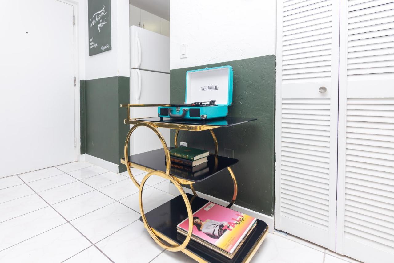 One Bedroom - With Parking & Balcony - Heart Of Wynwood Apartment