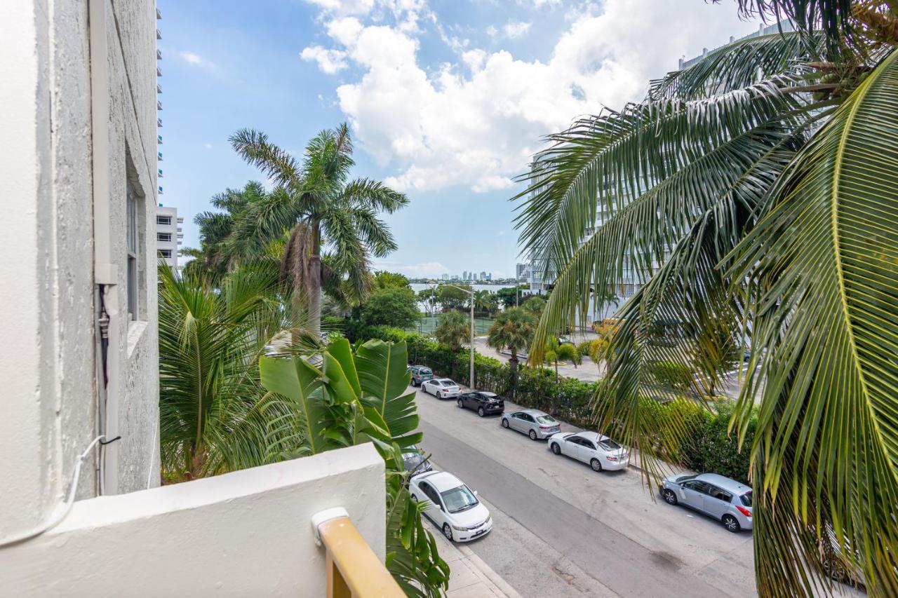 One Bedroom - With Parking & Balcony - Heart Of Wynwood Apartment *