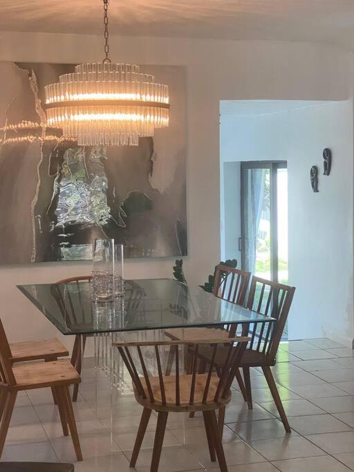 Design District 4 Bedroom Pool Holiday home