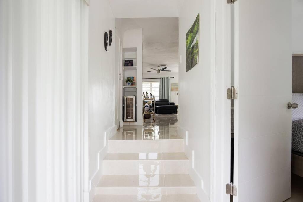 Design District 4 Bedroom Pool Holiday home *