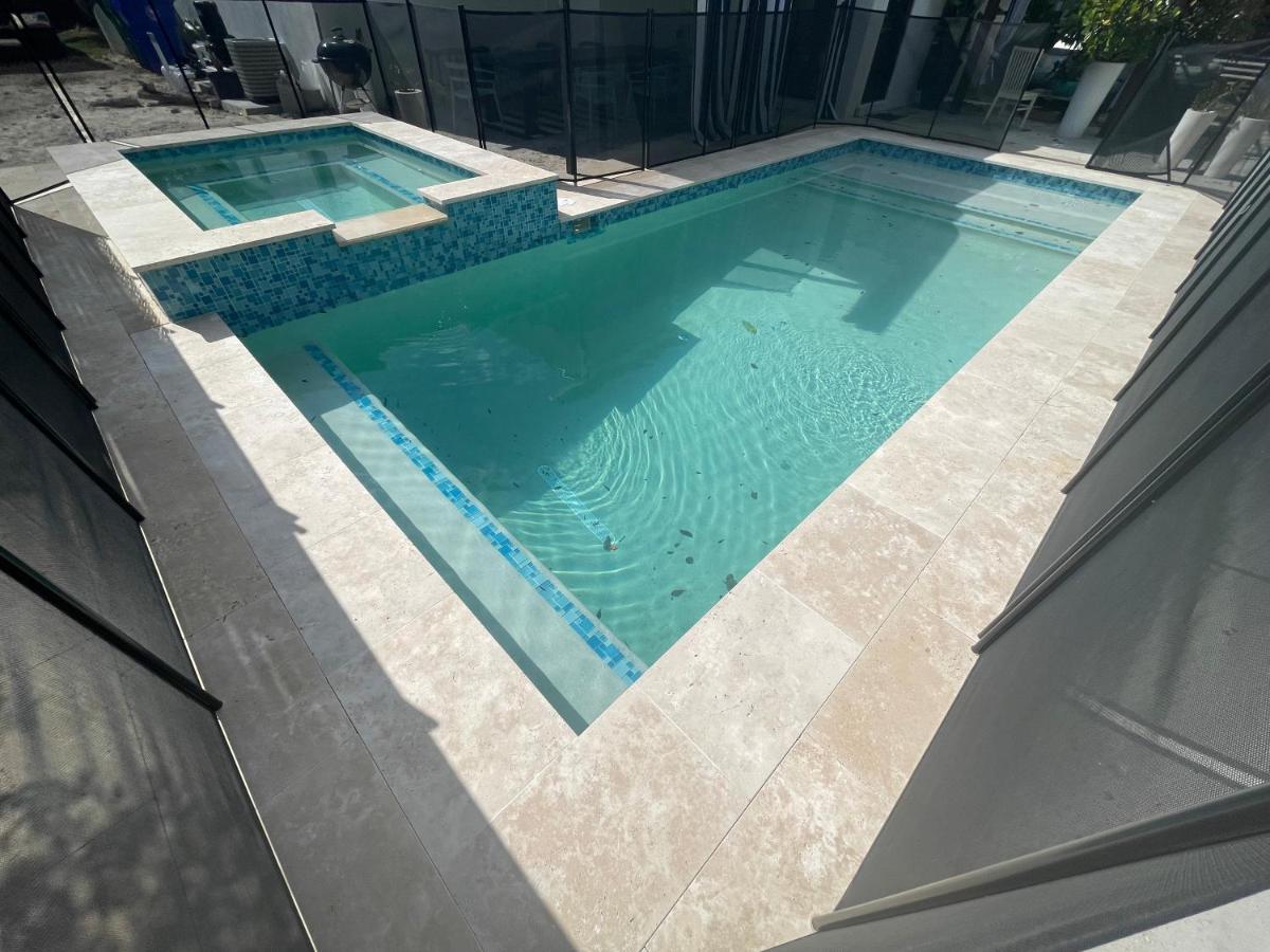 Design District 4 Bedroom Pool