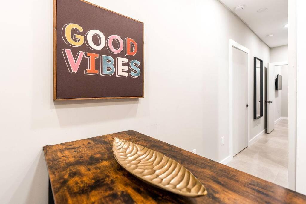 Elegant East Little Havana / Free Parking Apartment *