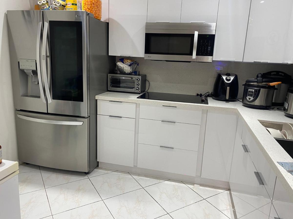 Beautiful House 7 Min From Airport W Free Parking