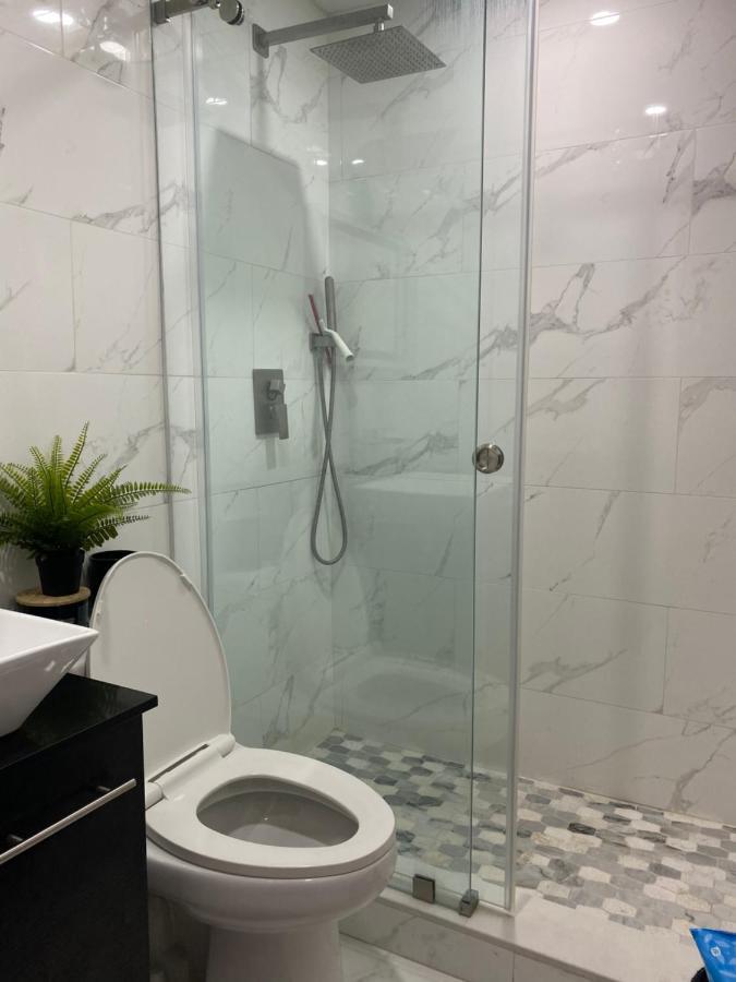 Beautiful House 7 Min From Airport W Free Parking *