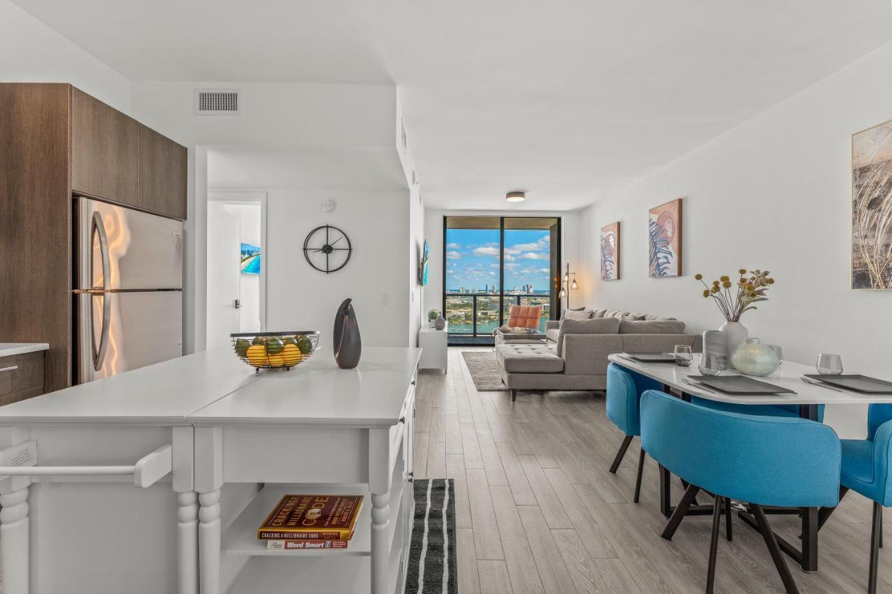 Tr 2 Bedroom, 1 Bedroom, And With Balconies *