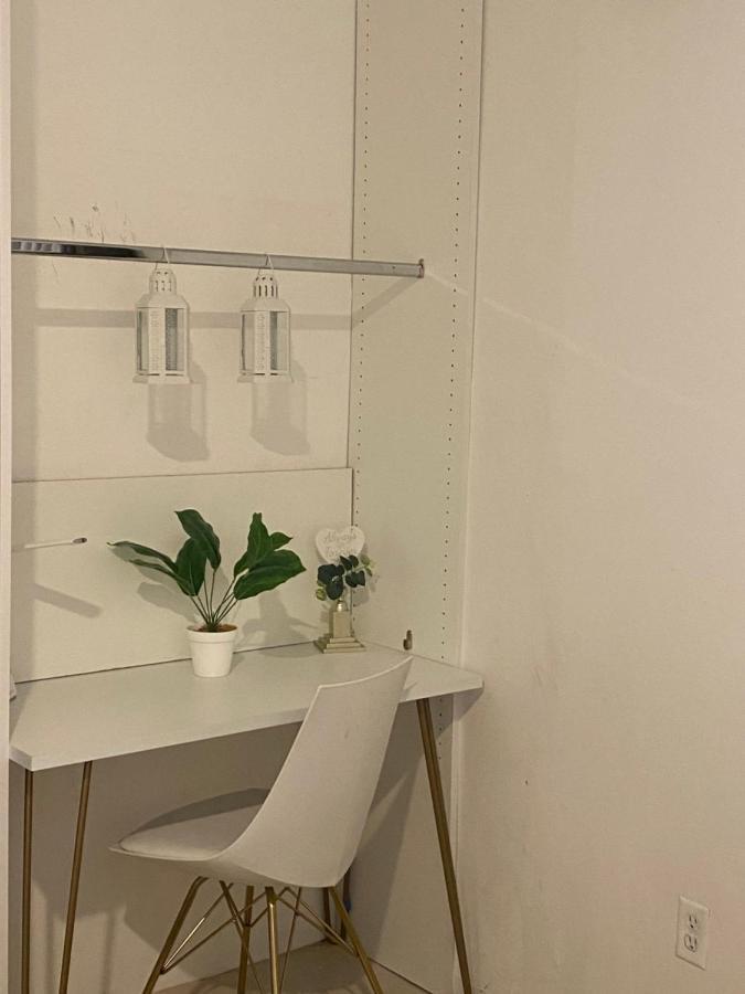 Apartment Beautiful House 7 Min From Airport W Free Parking *