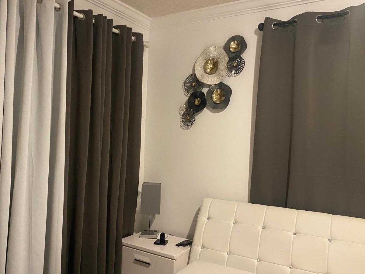 Apartment Beautiful House 7 Min From Airport W Free Parking *