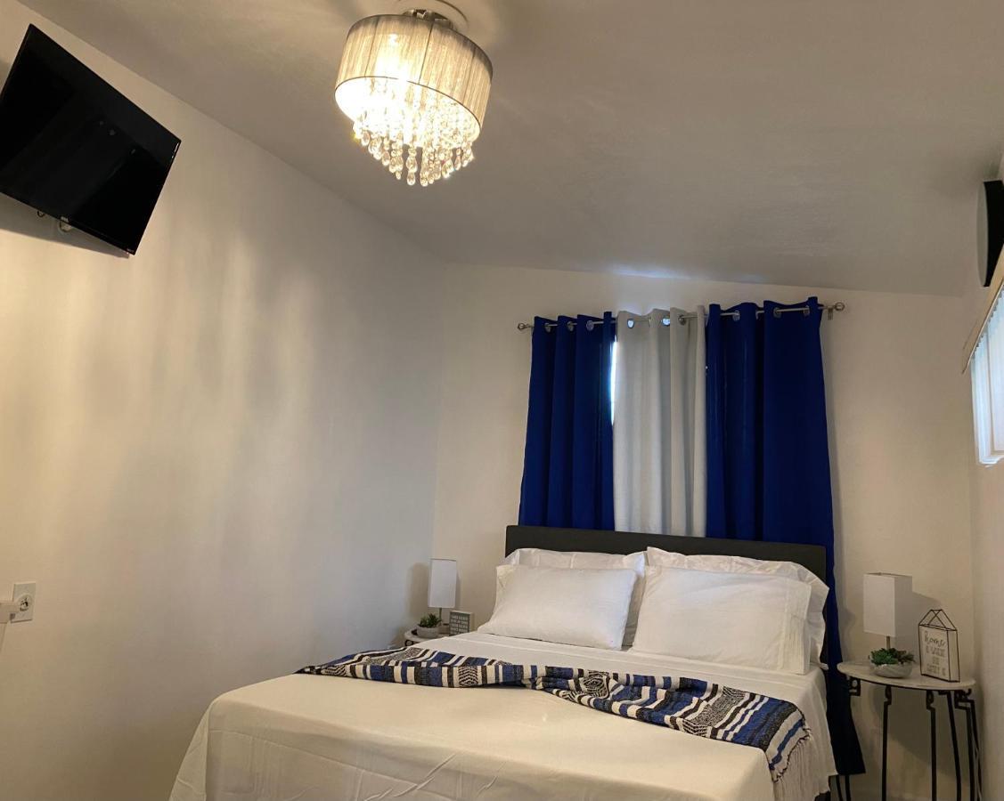 Beautiful House 7 Min From Airport W Free Parking Apartment Miami