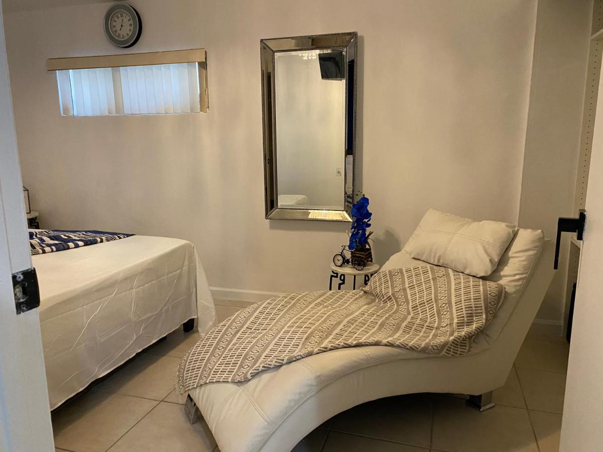 Beautiful House 7 Min From Airport W Free Parking Apartment Miami