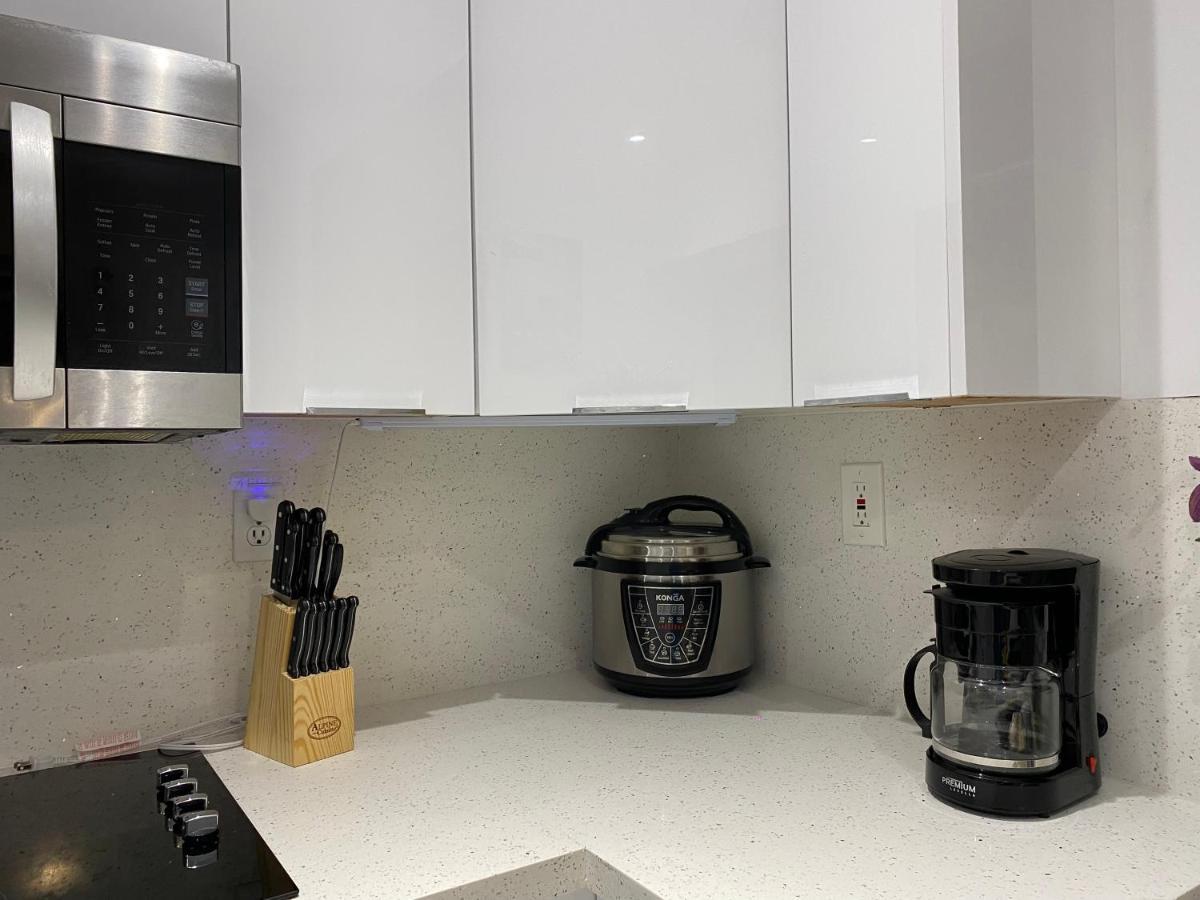 Beautiful House 7 Min From Airport W Free Parking Apartment Miami