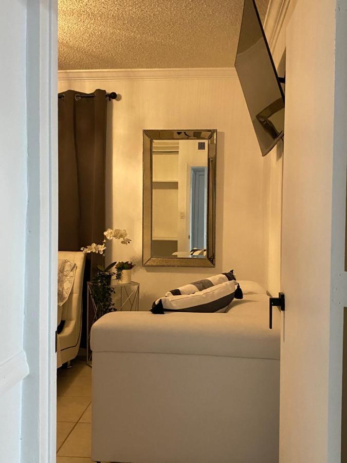 Beautiful House 7 Min From Airport W Free Parking Miami