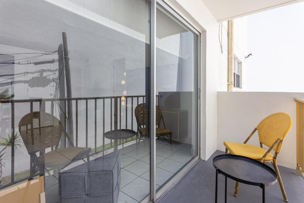 Two Bedroom - With Parking & Balcony - Heart Of Wynwood Apartment
