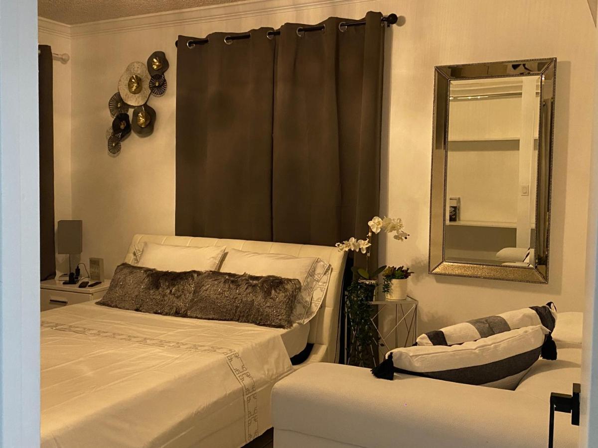 Beautiful House 7 Min From Airport W Free Parking Apartment *