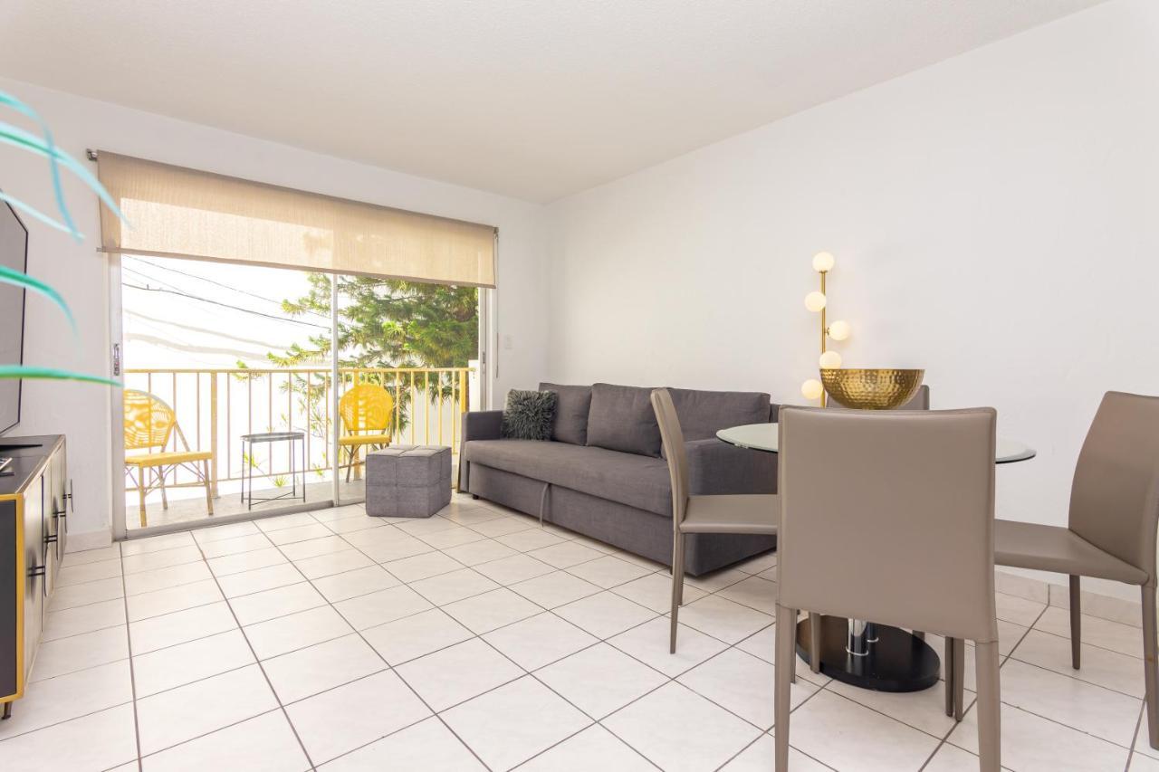 Two Bedroom - With Parking & Balcony - Heart Of Wynwood Apartment