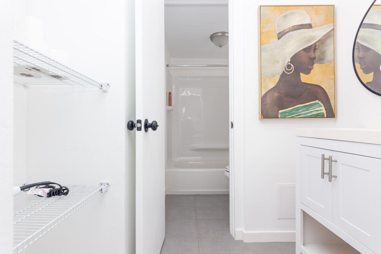 Two Bedroom - With Parking & Balcony - Heart Of Wynwood