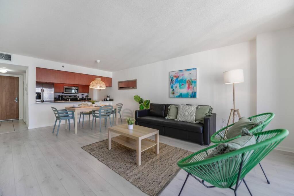 Apartment Exclusive With Free Parking And Pool At Brickell *