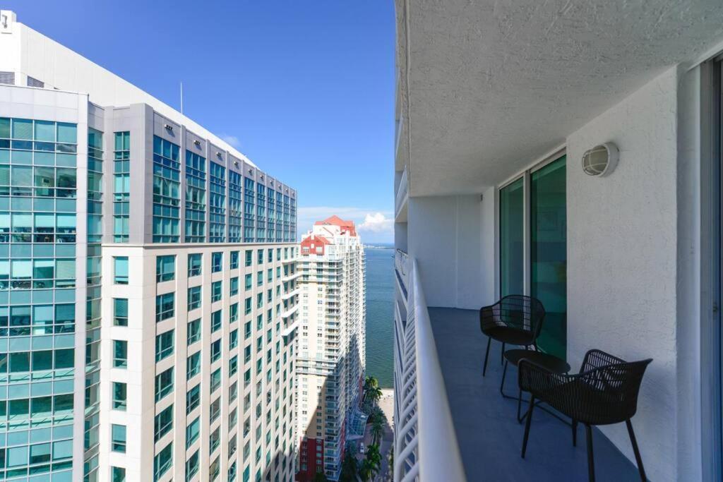 Apartment Exclusive With Free Parking And Pool At Brickell Miami
