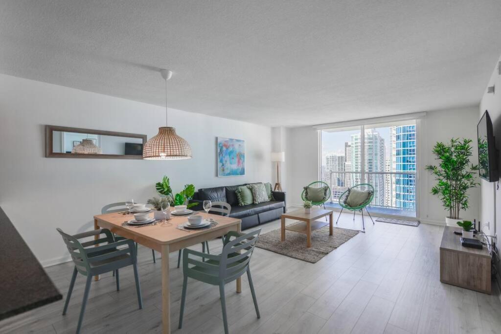 Apartment Exclusive With Free Parking And Pool At Brickell Miami