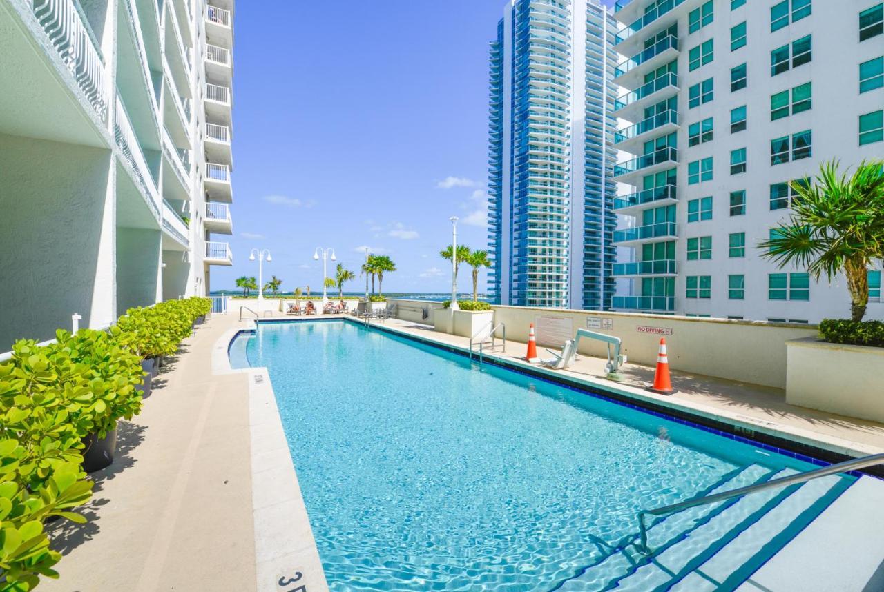 Exclusive With Free Parking And Pool At Brickell