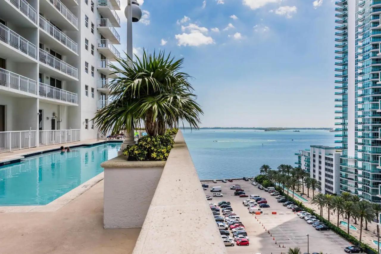 Exclusive With Free Parking And Pool At Brickell Apartment