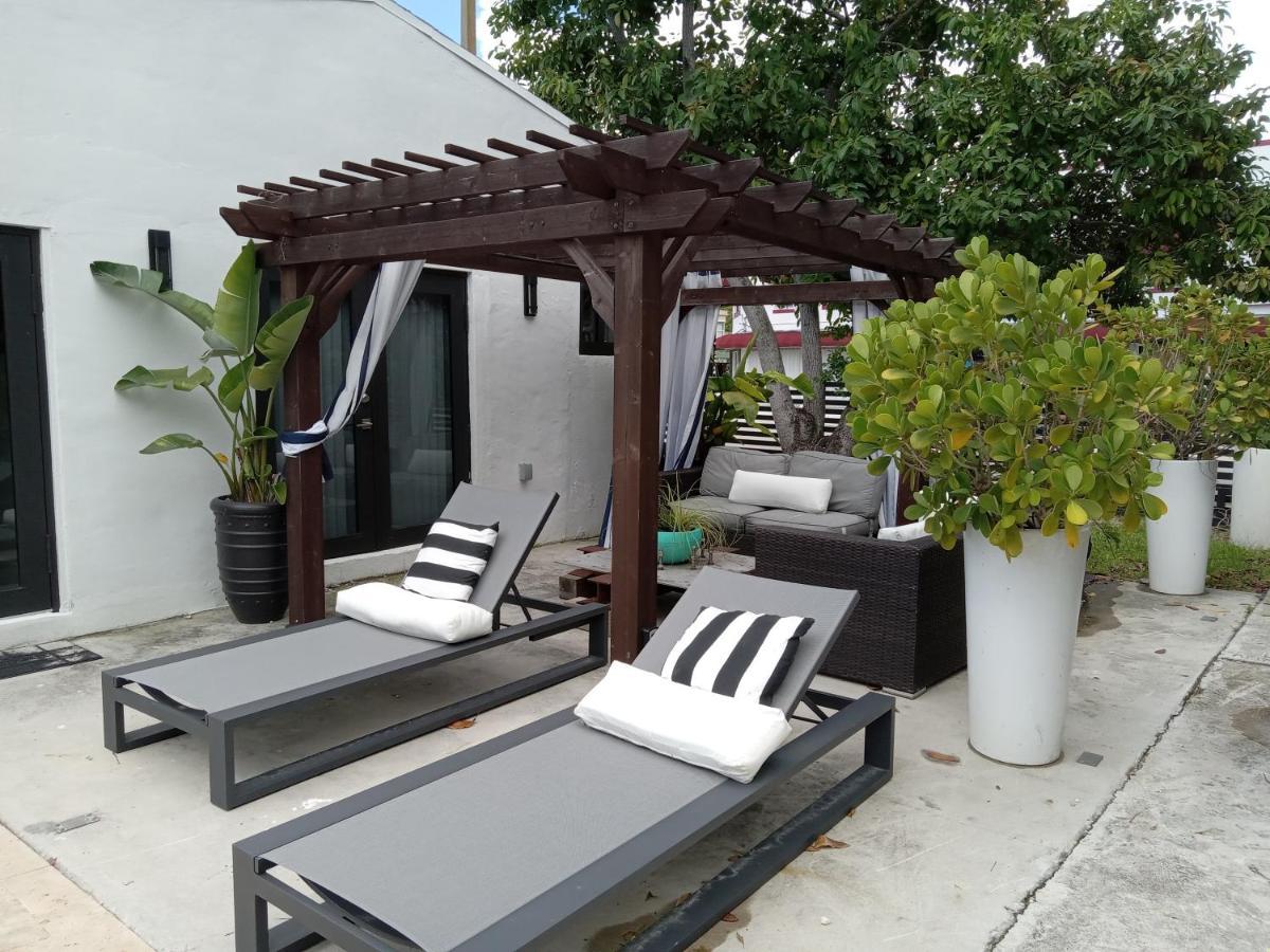 Design District 4 Bedroom Pool
