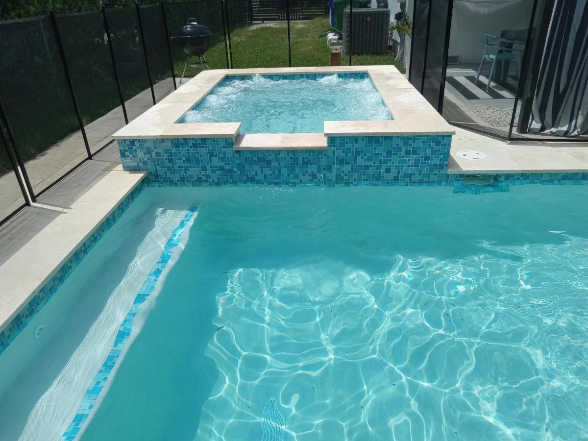 Design District 4 Bedroom Pool