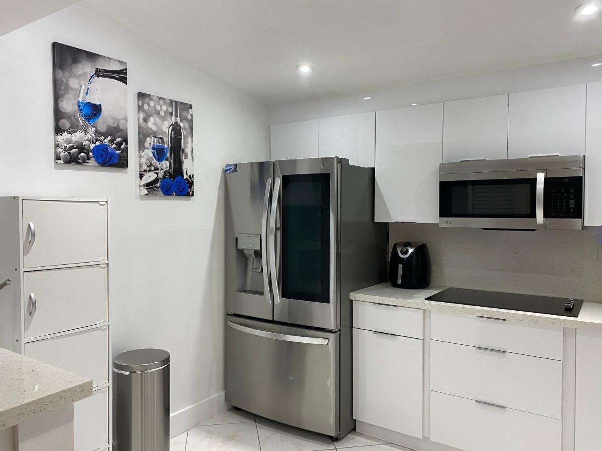Beautiful House 7 Min From Airport W Free Parking * Miami