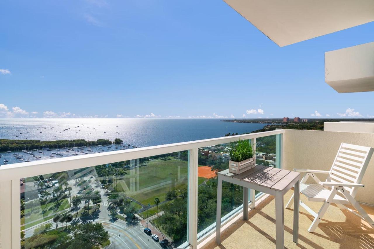 Ocean View Balcony Steps From Restaurants, Peacock Park & Marina Holiday home *