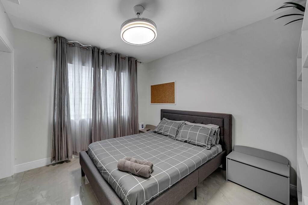 Holiday home Sunny Retreat, 4br House With Private Pool, Family Friendly, Min From Airport & Beaches *