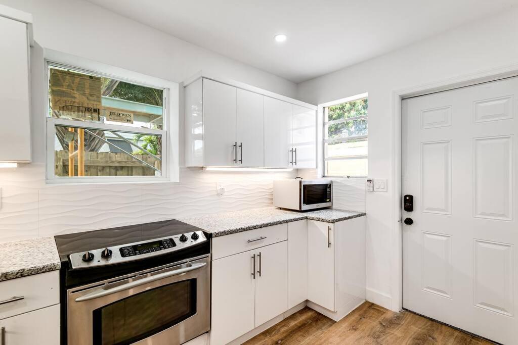 Apartment Beautiful Shenandoah One Bedroom Fast Internet Shen3 Miami